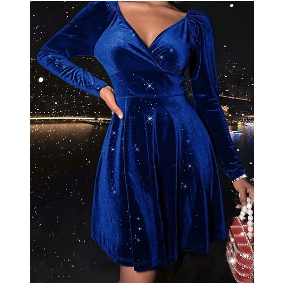 Luxe Surplice Velvet Long Sleeve Party Evening Dress - Picture 5 of 11